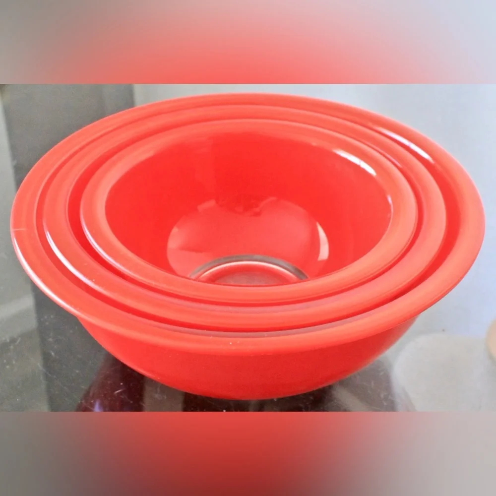 PYREX NESTING GLASS MIXING BOWL SET OF 3 VINTAGE RED 10,8,7 INCH